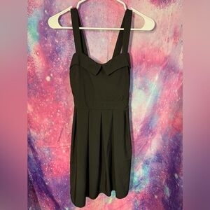 Chic Pleated Black Dress